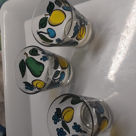 Vintage Fruit Glasses (3) - Picture 14 of 14